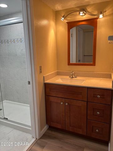 100 Silver Beach Ave Apt 926, Daytona Beach, FL 32118