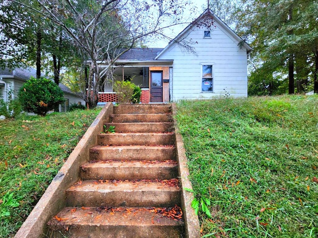 407 Wynn ST, Paris, TN 38242