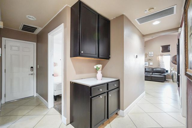 1421 Riverette Dr, Modesto, CA 95351