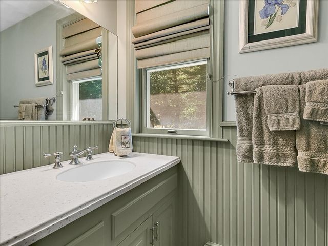 62 Old Yankee Rd, Haverhill, MA 01832