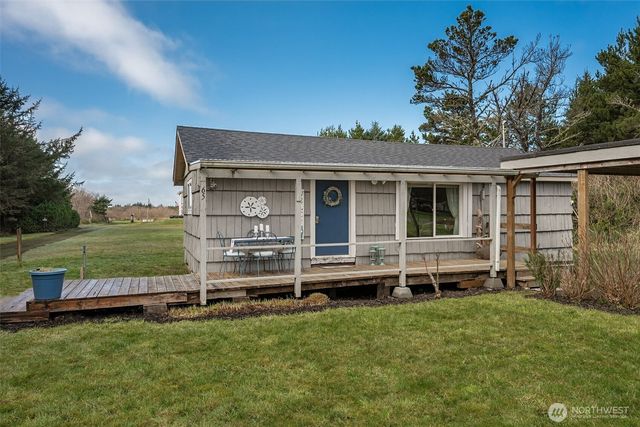 65 Chickamin Avenue, Hoquiam, WA 98550