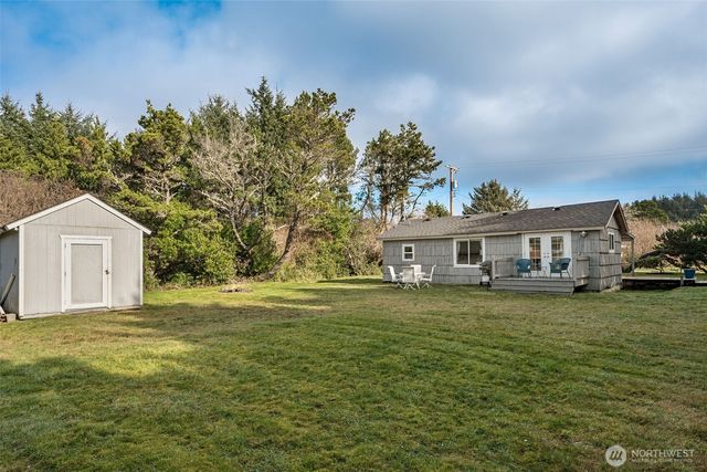 65 Chickamin Avenue, Hoquiam, WA 98550