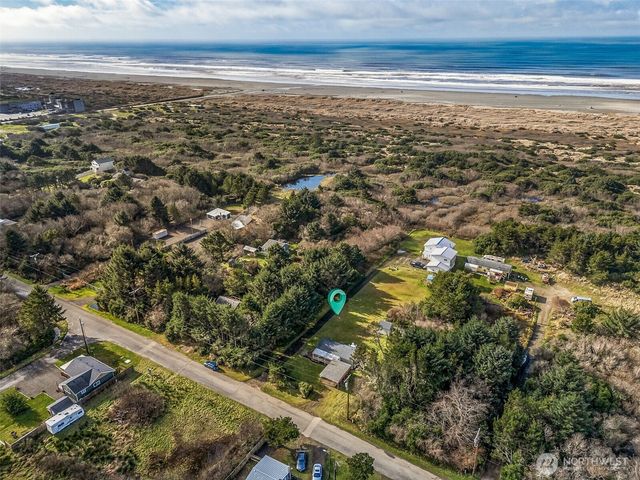 65 Chickamin Avenue, Hoquiam, WA 98550