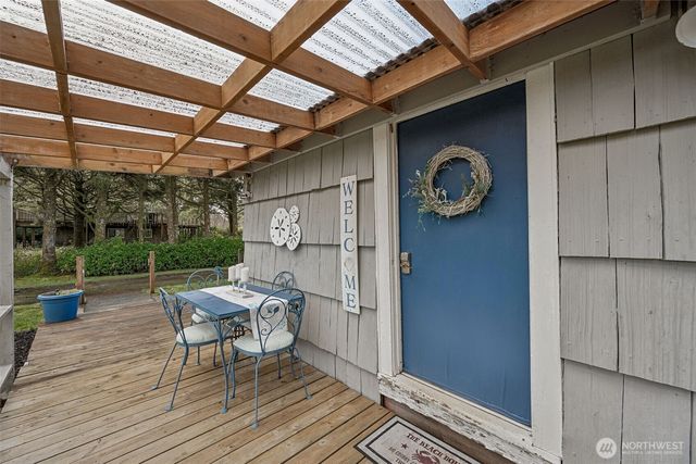 65 Chickamin Avenue, Hoquiam, WA 98550