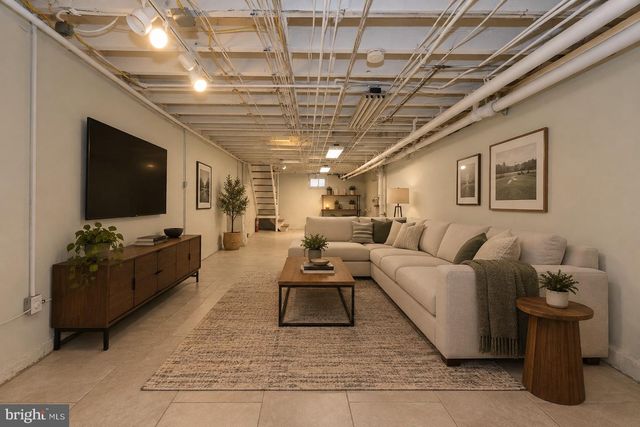 3740 MANAYUNK AVE, Philadelphia, PA 19128
