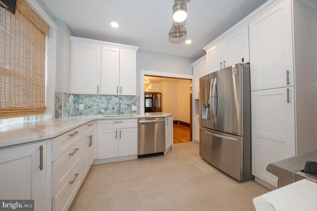 3740 MANAYUNK AVE, Philadelphia, PA 19128