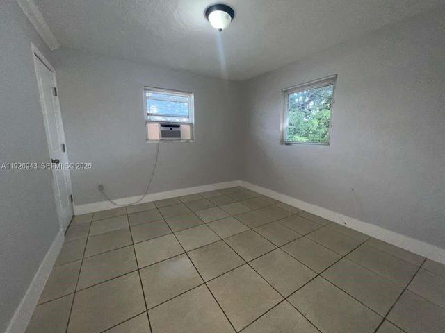 1275 NW 60th St 6, Miami, FL 33142