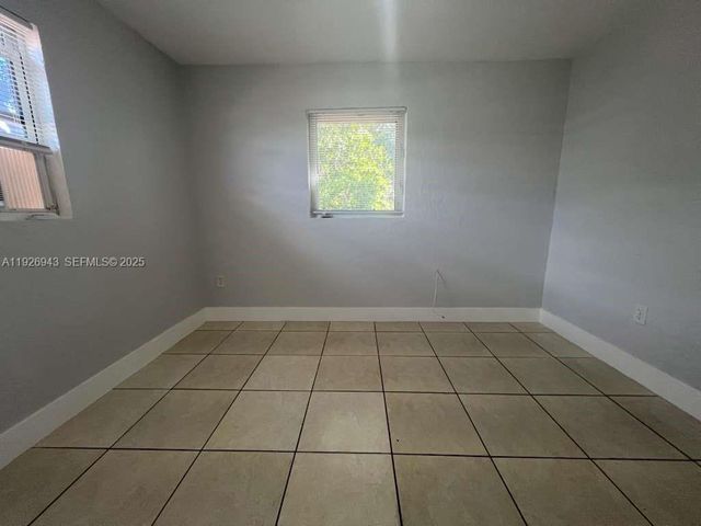 1275 NW 60th St 6, Miami, FL 33142