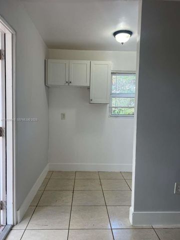 1275 NW 60th St 6, Miami, FL 33142