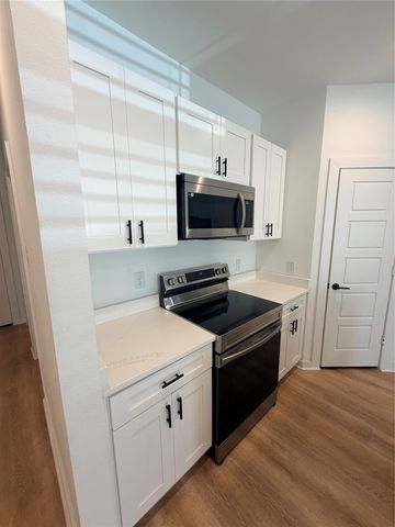 2823 Farragut Street, Dallas, TX 75215