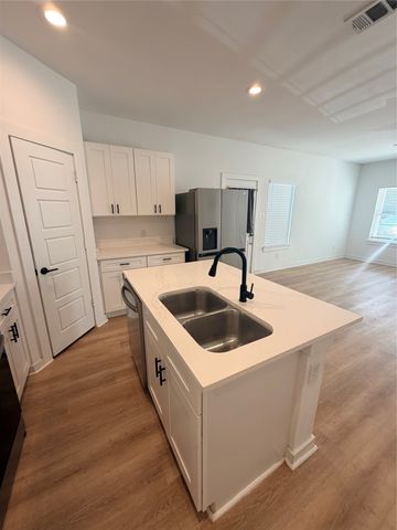 2823 Farragut Street, Dallas, TX 75215