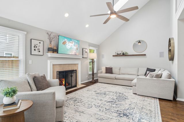 171 Southfield Drive, Vernon Hills, IL 60061