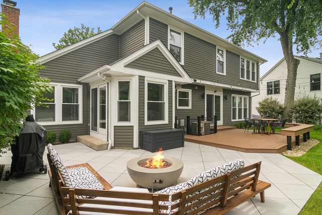 171 Southfield Drive, Vernon Hills, IL 60061