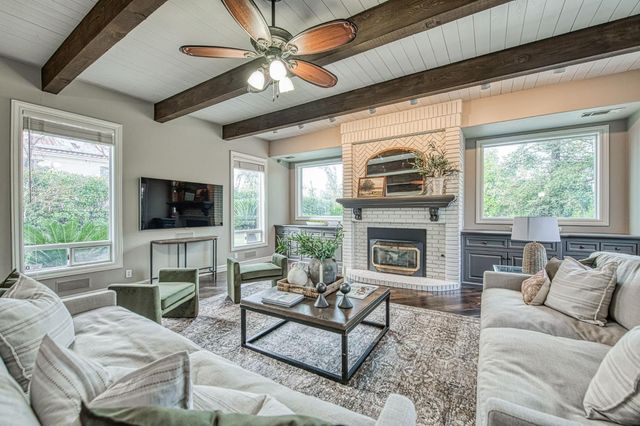 10198 N Spanish Bay Drive, Fresno, CA 93720