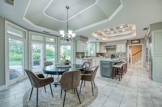 10198 N Spanish Bay Drive, Fresno, CA 93720