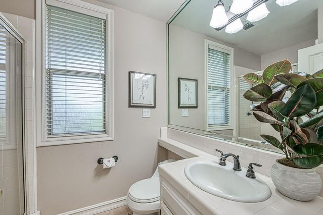 10198 N Spanish Bay Drive, Fresno, CA 93720