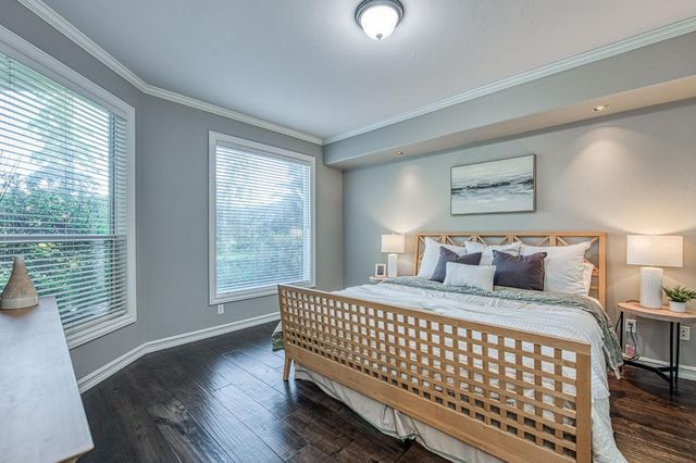 10198 N Spanish Bay Drive, Fresno, CA 93720