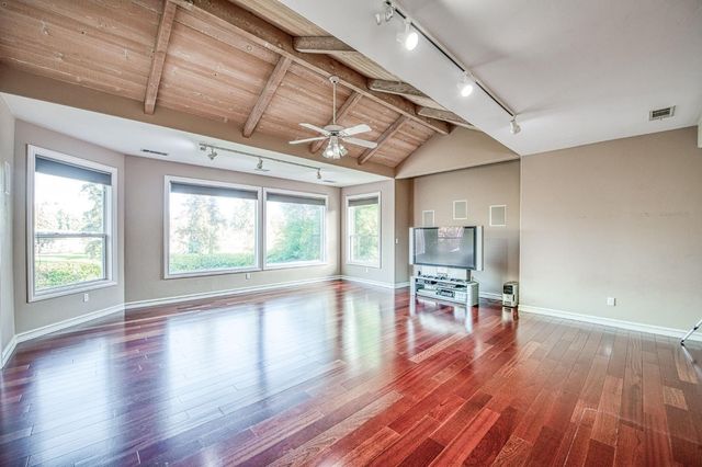 10198 N Spanish Bay Drive, Fresno, CA 93720