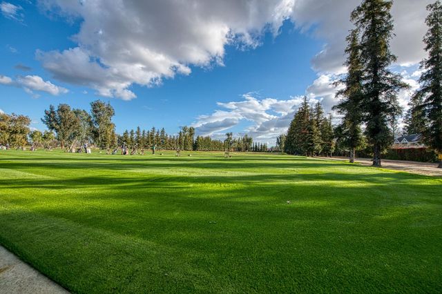 10198 N Spanish Bay Drive, Fresno, CA 93720