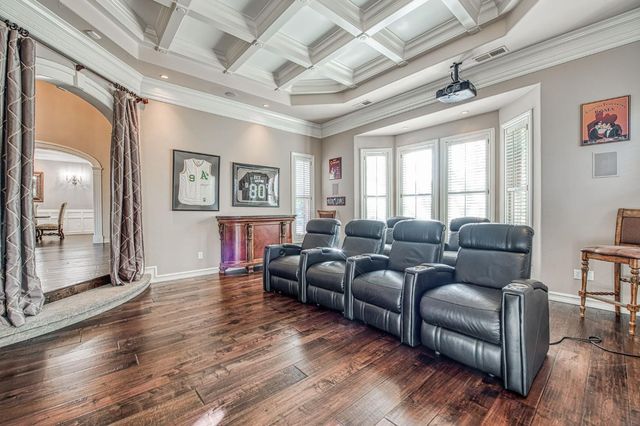 10198 N Spanish Bay Drive, Fresno, CA 93720