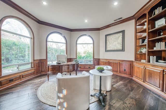 10198 N Spanish Bay Drive, Fresno, CA 93720