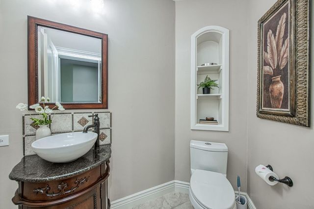 10198 N Spanish Bay Drive, Fresno, CA 93720