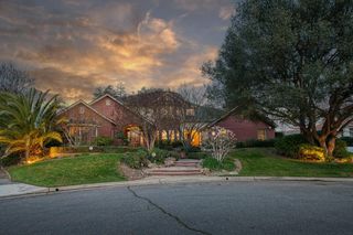 10198 N Spanish Bay Drive, Fresno, CA 93720