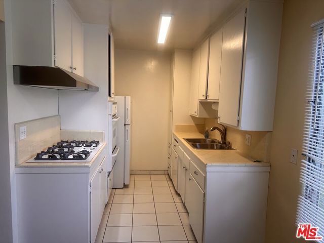 5411 S Centinela Avenue 3, Los Angeles, CA 90066