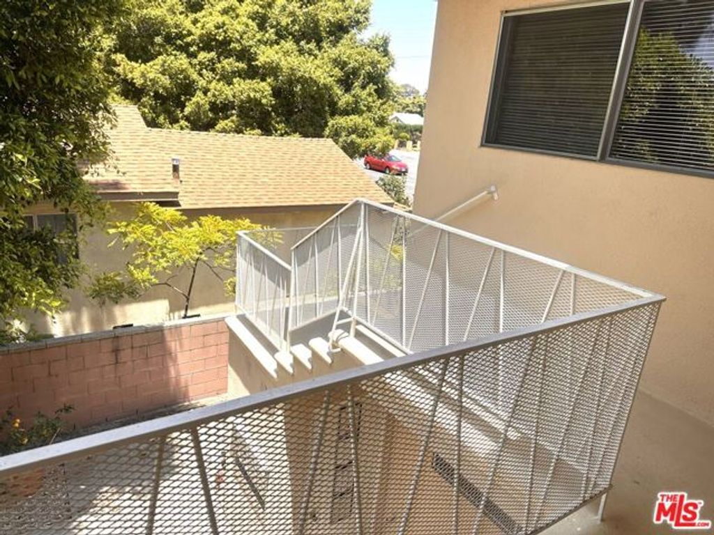 5411 S Centinela Avenue 3, Los Angeles, CA 90066