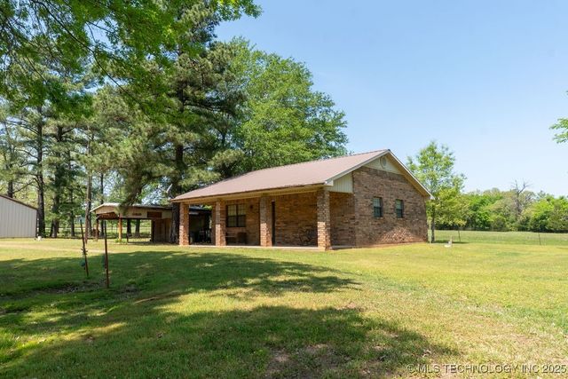 2703 E 2010 Road, Hugo, OK 74743