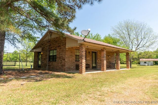 2703 E 2010 Road, Hugo, OK 74743