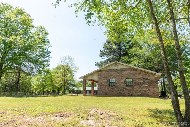 2703 E 2010 Road, Hugo, OK 74743