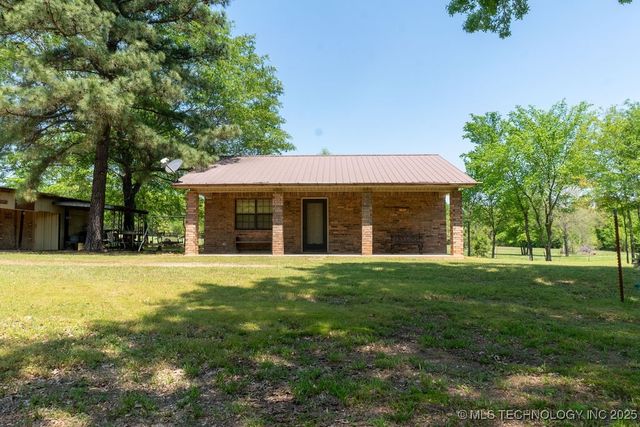 2703 E 2010 Road, Hugo, OK 74743
