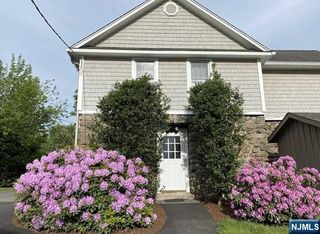 9 Lakeside Drive 9B, Ramsey, NJ 07446