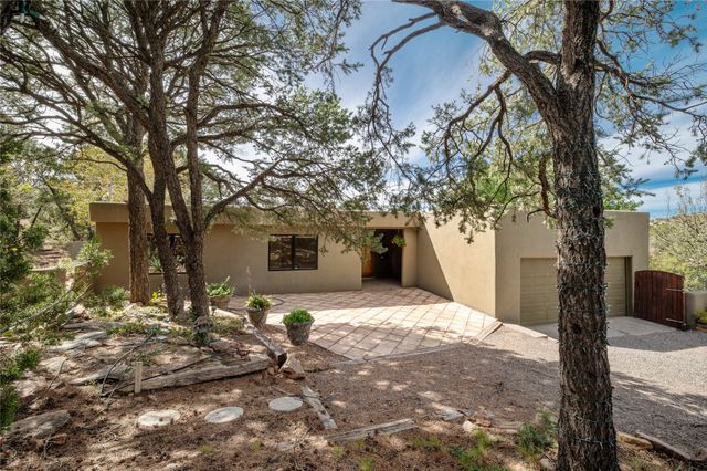 7 Cibola Circle, Santa Fe, NM 87505