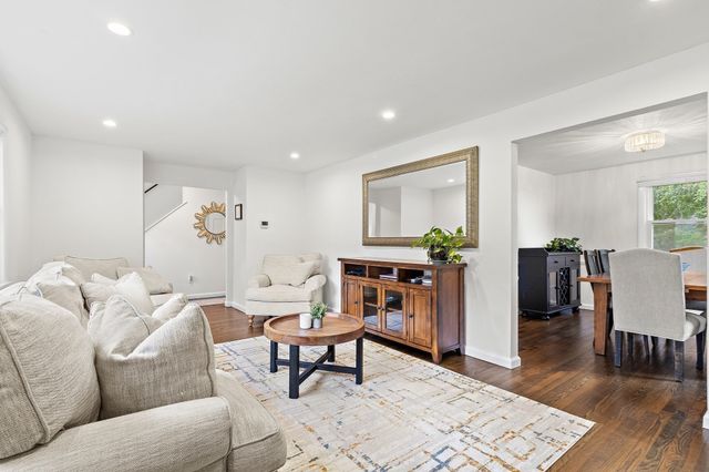 468 Underwood St, Holliston, MA 01746
