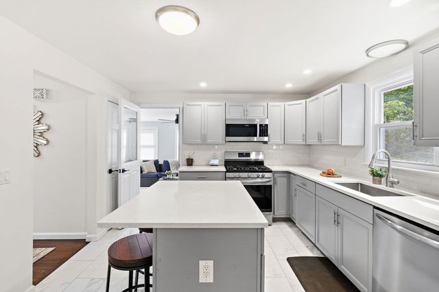 468 Underwood St, Holliston, MA 01746
