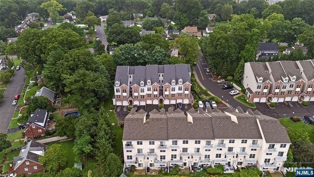 9 Goffle Brook Court 205, Hawthorne, NJ 07506