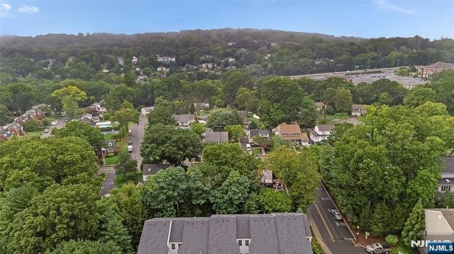 9 Goffle Brook Court 205, Hawthorne, NJ 07506