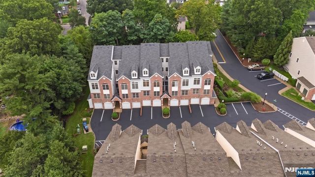9 Goffle Brook Court 205, Hawthorne, NJ 07506