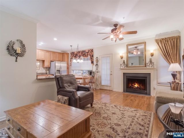 9 Goffle Brook Court 205, Hawthorne, NJ 07506