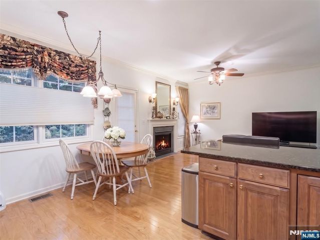 9 Goffle Brook Court 205, Hawthorne, NJ 07506