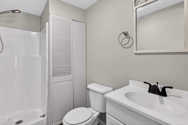 2112 East Myrtle Avenue, Johnson City, TN 37601