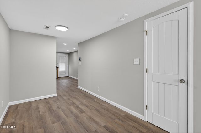 2112 East Myrtle Avenue, Johnson City, TN 37601