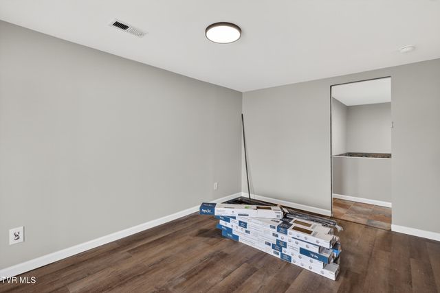 2112 East Myrtle Avenue, Johnson City, TN 37601