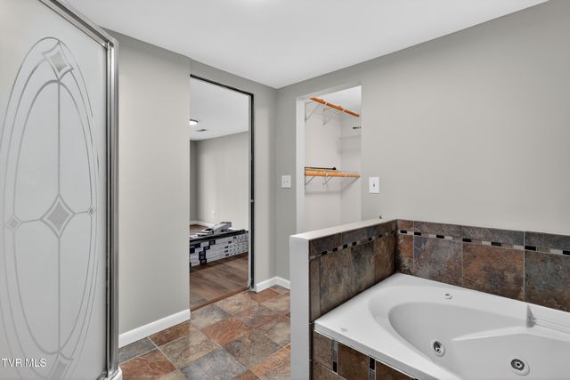 2112 East Myrtle Avenue, Johnson City, TN 37601