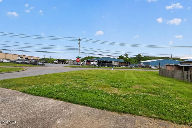 2112 East Myrtle Avenue, Johnson City, TN 37601