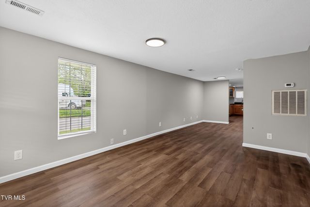 2112 East Myrtle Avenue, Johnson City, TN 37601