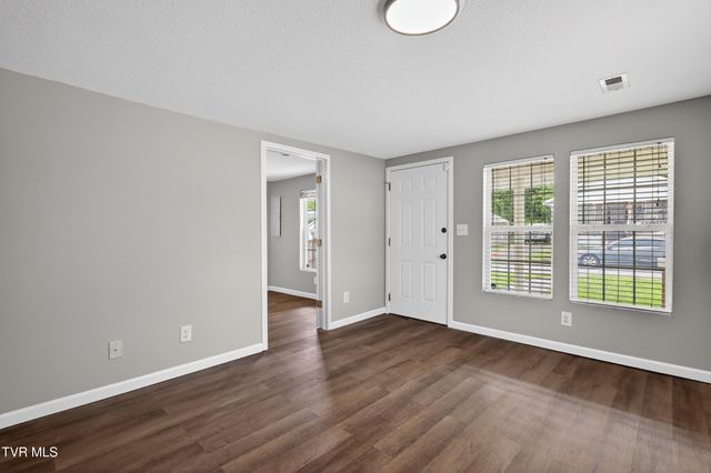 2112 East Myrtle Avenue, Johnson City, TN 37601