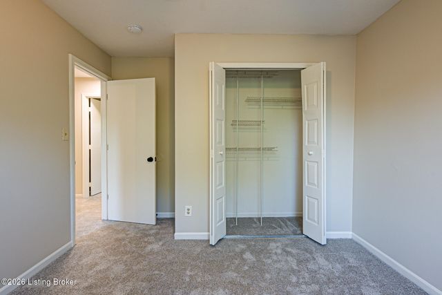 4318 Cara Way, Louisville, KY 40299